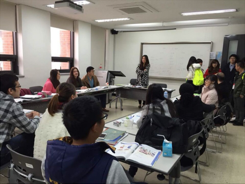 学姐上课的课堂老师2.jpg